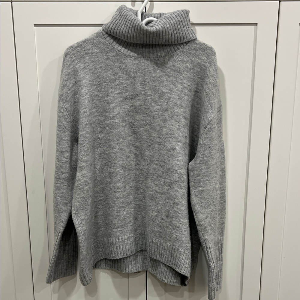 Elegant Heather Gray Turtleneck Sweater